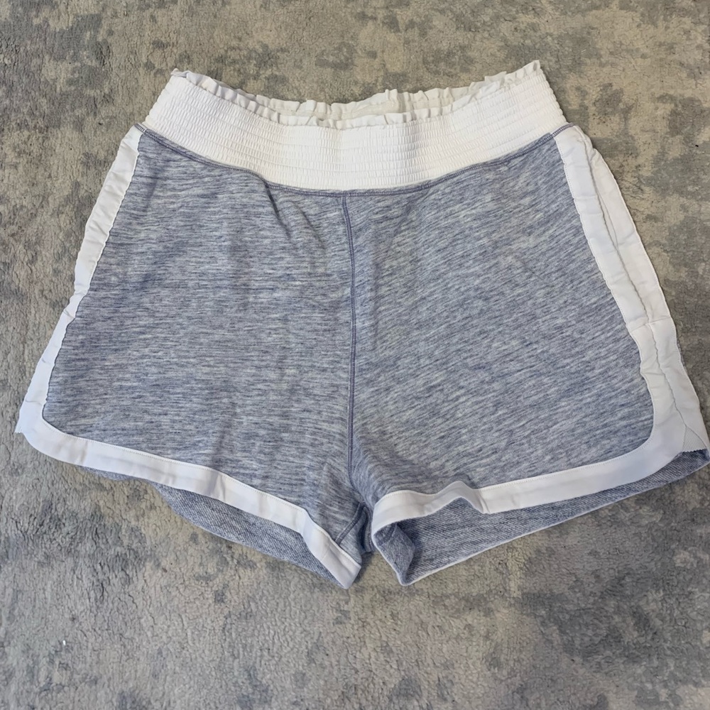 Lulu lemon sweat shorts with pockets